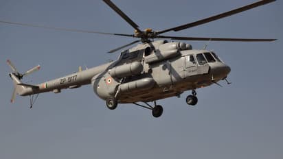 ఇందూరులో కేసిఆర్ పై గర్జించిన మోడీ (ఫొటోలు)