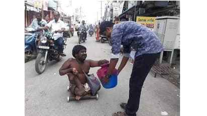 பிச்சையெடுத்த காசை டெல்டா மக்களுக்கு வாரி வழங்கிய ஊனமுற்ற இளைஞர்... வலைதளங்களில் குவியும் வாழ்த்துக்கள்