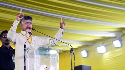 చంద్రబాబుకు షాక్: కూకట్ పల్లి రోడ్ షో కు అనుమతి నిరాకరణ