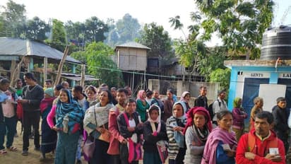 विधानसभा चुनाव 2018: मिजोरम में मतदान जारी, मतदाताओं की लगी लंबी कतार