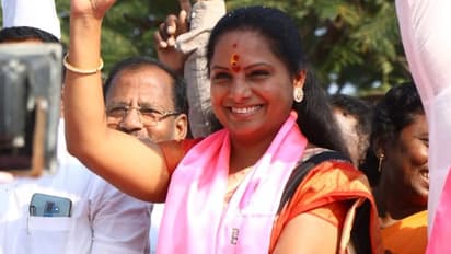 గల్లీలో మాత్రమే సేవకురాలిని...డిల్లీలో సైనికురాలిని: కవిత