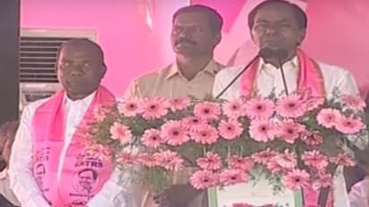 ఉత్తమ్ పనికిమాలిన దద్దమ్మ, పొడవున్నాడు కానీ బుర్రలేదు:కేసీఆర్