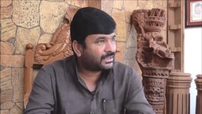 ತಾರಕಕ್ಕೇರಿದ ಶಿವಯೋಗಿ ಸ್ವಾಮೀಜಿ-ವಿನಯ ಕುಲಕರ್ಣಿ ನಡುವಿನ ವಾಕ್ಸಮರ