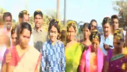 ఈటలకు మళ్లీ అవకాశం ఇవ్వండి.. భార్య, కోడలు ప్రచారం (వీడియో)