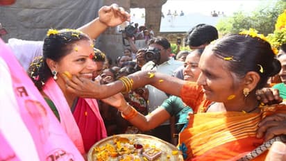 జగిత్యాలలో ఎంపీ కవిత రోడ్ షో.. హామీల వర్షం