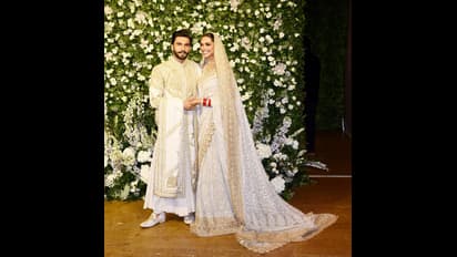 दीपवीर की रिसेप्शन तस्वीरें देखकर कह उठेंगे WOW, रणवीर ने पहनी स्कर्ट