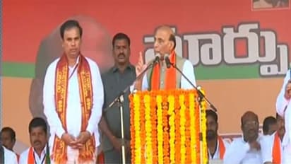 కేంద్ర పథకాలు ప్రజలకు దక్కనియ్యలేదు, దారిమళ్లించారు: కేసీఆర్ పై రాజ్ నాథ్ సింగ్