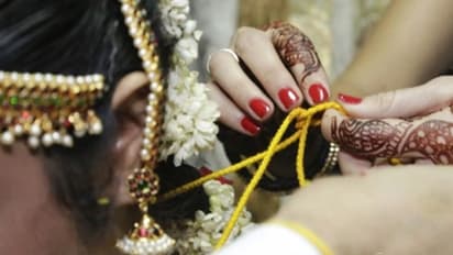 ಶಾಲಾ ಬಾಲಕಿಯನ್ನು ಅಡ್ಗಗಟ್ಟಿ ಅರಶಿಣ ಕೊಂಬು ಕಟ್ಟಿದ!