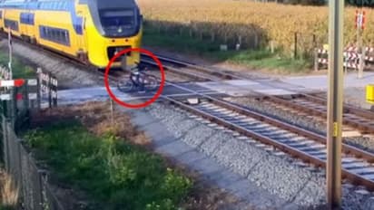 ട്രെയിന് വരുന്നത് കാണാതെ സൈക്കിളോടിച്ച് ട്രാക്കിലേക്ക്; തുടര്ന്ന് സംഭവിച്ചത്...