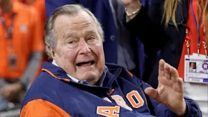 अमेरिका के पूर्व राष्ट्रपति जॉर्ज एच डब्ल्यू बुश का निधन