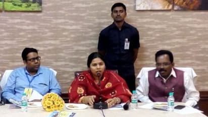 వచ్చే ఎన్నికల్లో నాకు కాదు అమ్మకు ఓటేయండి: అఖిలప్రియ