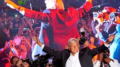 ചുവപ്പ് പടരുന്ന മെക്സിക്കോ; ഏഴ് ദശകത്തിനിപ്പുറം ഇടത് പക്ഷക്കാരനായ പ്രസിഡന്റ്; ഒബ്രഡോര് അധികാരമേറ്റു