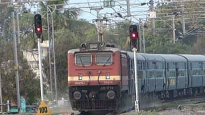 ఆ ఉద్యోగాలు మొత్తం పురుషులకే...ఎందుకంటే: రైల్వే బోర్డు