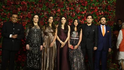 'सर जियो नहीं चल रहा', मुकेश अंबानी से फोटोग्राफर ने कहा