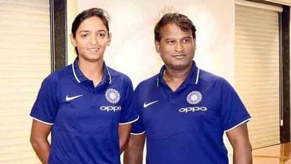 కోచ్గా పొవారే కావాలి: బీసీసీఐకి తేల్చి చెప్పిన హార్మన్