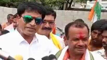 కోమటిరెడ్డి ప్రచారంలో పాల్గొన్న ప్రముఖ సినీనటుడు