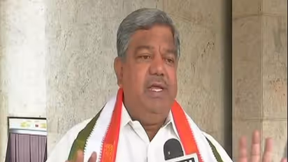 మా ఎమ్మెల్యేల వల్లే అమ్మ కోరిక నెరవేరలేదు: కాంగ్రెస్ ఎమ్మెల్సీ అభ్యర్థి ఆవేదన