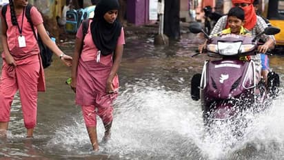 இனி மழை பெய்தாலும் பள்ளிகளுக்கு லீவு கிடையாது... பள்ளிக்கல்வித்துறை அதிரடி அறிவிப்பு!