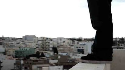 మహిళా ఉద్యోగి కేసు.. అవమానంతో 25 అంతస్తుల నుంచి...