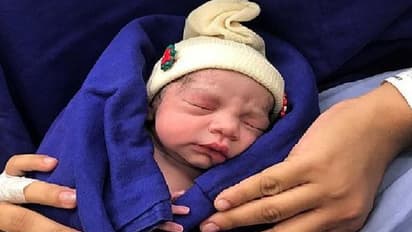 മരിച്ച സ്ത്രീയുടെ ഗര്ഭപാത്രത്തില് നിന്ന് ജനിച്ച ലോകത്തിലെ ആദ്യത്തെ കുഞ്ഞ്