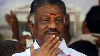 " ஓபிஎஸ்க்கு ஆதரவாக யார் பேசினாலும் அடி நிச்சயம்.. பொது குழுவில் டெரர்".? அலறும் பெங்களூர் புகழேந்தி.  