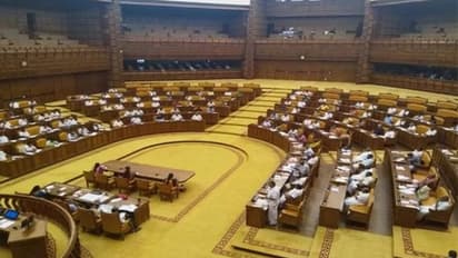 കൊവിഡ് ഭീഷണി; നിയമസഭാസമ്മേളനം വെട്ടിച്ചുരുക്കി, എതിര്‍പ്പുമായി പ്രതിപക്ഷം