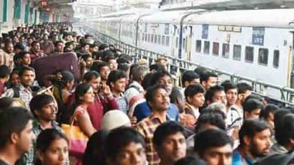 ఓటు కోసం పల్లెకు కదిలిన ఓటరు