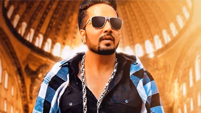 Mika Singh performs at Karachi for Pervez Musharraf’s relative, courts controversy