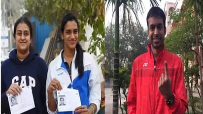 ఓటుహక్కు వినియోగించుకున్న పీవీ సింధూ, గోపీచంద్