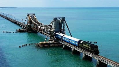 ಶತಮಾನ ದಾಟಿದ ಪಂಬನ್ ಸೇತುವೆಗೆ ಹಾನಿ: ರಾಮೇಶ್ವರಕ್ಕೆ ರೈಲಿಲ್ಲ!