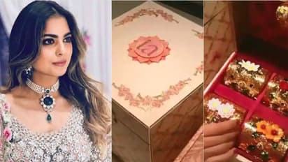 മുകേഷ് അംബാനിയുടെ മകളുടെ വിവാഹ ക്ഷണകത്തിനുളളിലും വന് സര്പ്രൈസ് - വീഡിയോ