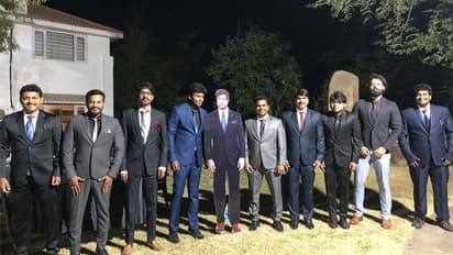 పార్టీలో వెన్నెల కిషోర్ కటౌట్!