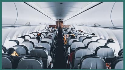 സീറ്റില്‍ വിരല്‍ കുടുങ്ങി; വിമാനക്കമ്പനിക്കെതിരെ നിയമനടപടിയുമായി നടന്‍