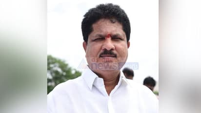 అధికార పార్టీ ఎమ్మెల్యే ఇంట ఐటీ సోదాలు