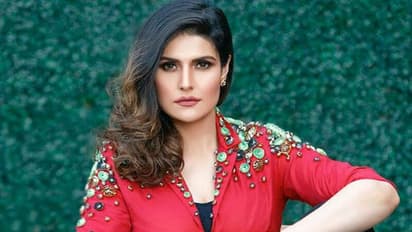 బైక్ ని ఢీకొట్టిన హీరోయిన్ కారు.. వ్యక్తి మృతి!