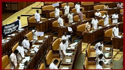 വനിതാമതിലിൽ അടിയന്തര പ്രമേയത്തിന് അനുമതിയില്ല; സഭയിൽ ഭരണ പ്രതിപക്ഷ കയ്യാങ്കളി; പ്രതിപക്ഷം സഭാനടപടികൾ ബഹിഷ്കരിച്ചു