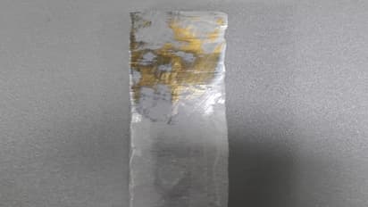 సినీపక్కీలో బంగారం అక్రమ రవాణా....శంషాబాద్‌లో పట్టుబడ్డ ముఠా