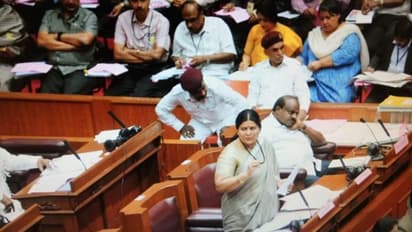 ಮೇಲ್ಮನೆಯಲ್ಲಿ ಶೇಮ್ ಶೇಮ್ ಗದ್ದಲ: ಕ್ಷಮೆ ಕೇಳಿದ ಜಯಮಾಲಾ!