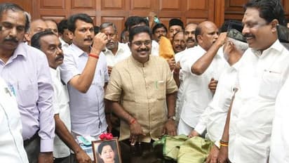 செந்தில் பாலாஜிக்காக கிடாய் விருந்து வைத்த டி.டி.வி.தினகரன்... இன்ப அதிர்ச்சியில் எடப்பாடி..!