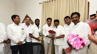 వర్కింగ్ ప్రెసిడెంట్ హోదాలో తెలంగాణ భవన్కు కేటీఆర్