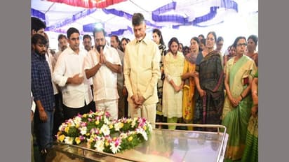 మేనల్లుడి అంత్యక్రియల్లో పాల్గొన్న చంద్రబాబు