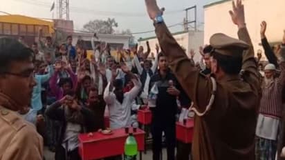 'ഇനി ഗോഹത്യ അനുവദിക്കില്ല'; ജനങ്ങളെ കൊണ്ട് പ്രതിജ്ഞയെടുപ്പിച്ച് യുപി പൊലീസ്