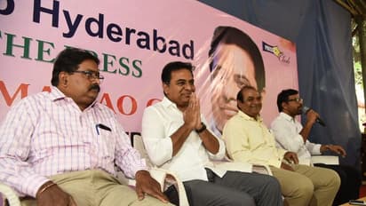 ప్రెస్ క్లబ్ లో కేటీఆర్ (ఫొటోలు)