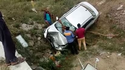 பாதயாத்திரை சென்ற துறவிகள் மீது கார் மோதல்... சம்பவ இடத்திலேயே 2 பெண்கள் உயிரிழப்பு!