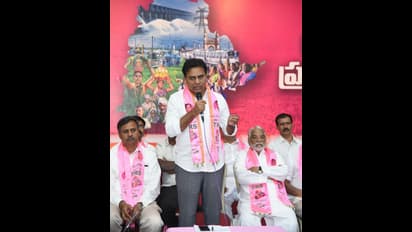 పార్టీ బలోపేతం దిశగా కేటీఆర్: ఇక జిల్లా పర్యటనలు