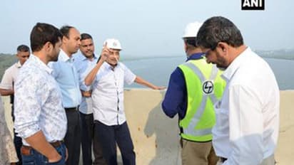 ಮೂಗಿನ ನಳಿಕೆಯೊಂದಿಗೆ ಸಿಎಂ ಕೆಲಸ : ಪ್ರತಿಪಕ್ಷಗಳ ಕುಹಕ