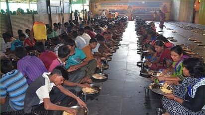 ದೇಗುಲಗಳಲ್ಲಿ ಬೇಕಾ ಬಿಟ್ಟಿ ದಾಸೋಹಕ್ಕೆ ಬ್ರೇಕ್ ಹಾಕಿದ ರಾಜ್ಯ ಸರ್ಕಾರ