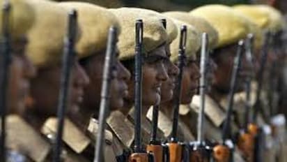 அடி தூள்.. 10 வகுப்பு தேர்ச்சி பெற்றவர்களுக்கு போலீஸ் வேலை.. உடனே விண்ணப்பிக்க தயாராகுங்கள்.. முழு விவரம் இதோ.