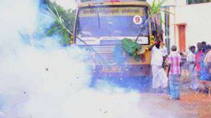 சுதந்திரம் அடைந்து 71 ஆண்டுகளுக்கு பிறகு அரசு பேருந்து இயக்கம்...!