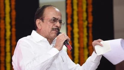 హోంమంత్రిగా బాధ్యతలు స్వీకరించిన మహమూద్ అలీ (వీడియో)